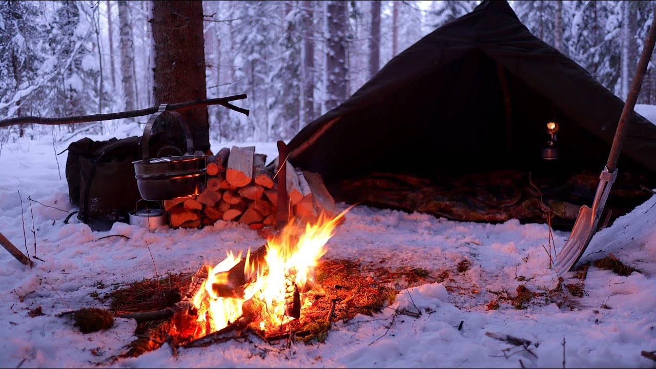 Winter camping in Snowy Forest. How i'd do bushcraft frame for lavvu.