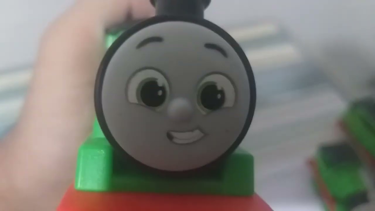 Comparando brinquedos parte 2 Thomas e percy do Thomas e seus amigos 