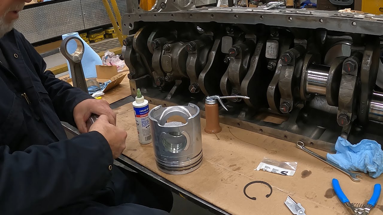 N 14 Cummins Liners And Pistons Install