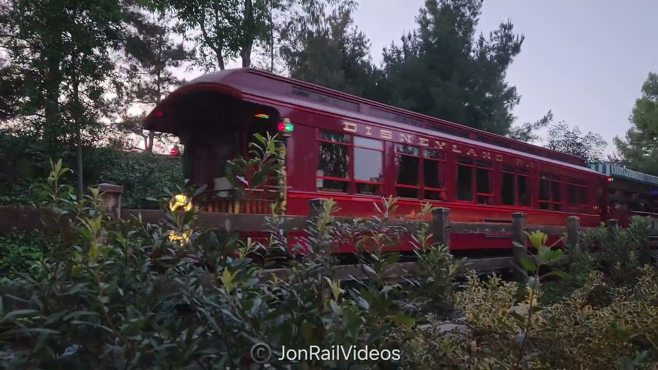 2/11/26 Pre: The Disneyland Railroad: E.P. Ripley 2 passes Hungry Bear BBQ