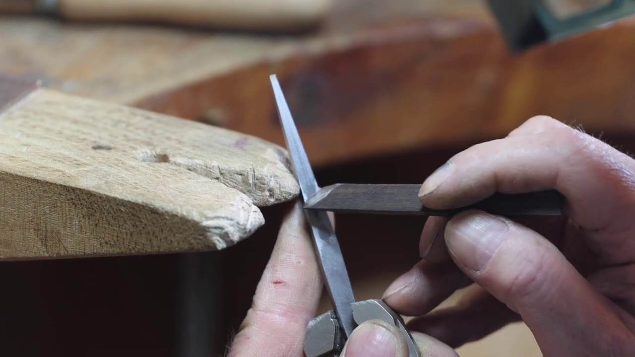 Tsuba school   The Ginko leaf inlay class  Part 5