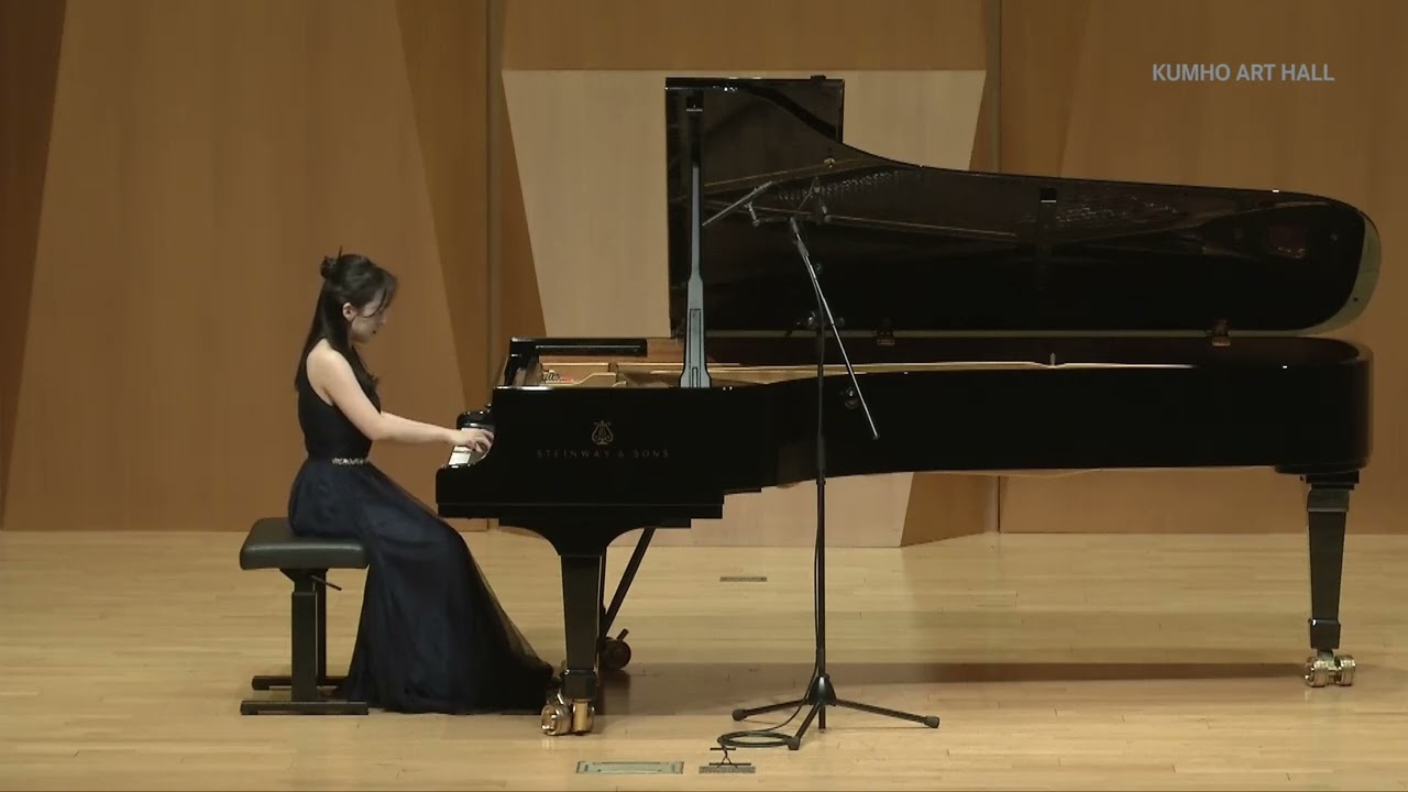 Sinae Ahn R.Schumann Humoreske Op.20 I.Einfach
