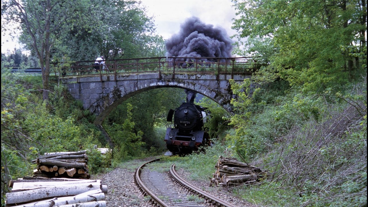 Dampfzug bleibt hängen, in Rampe vor Hauzenberg am 12.5.2001