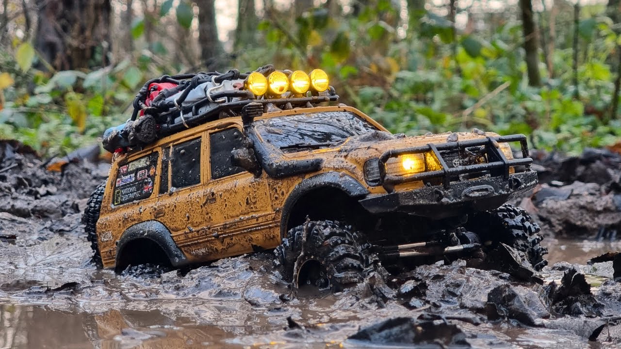 FCX18 Toyota LC80 Mud & Trail Run - 1/18 Scale RC Crawler