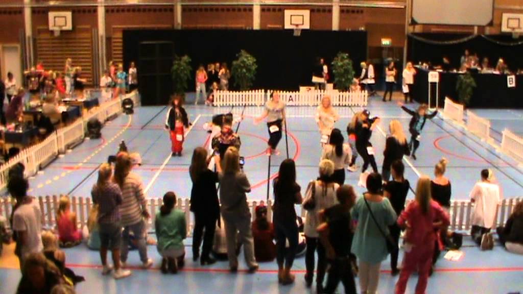 Natalie dansar street Hallsberg 2011 10 01