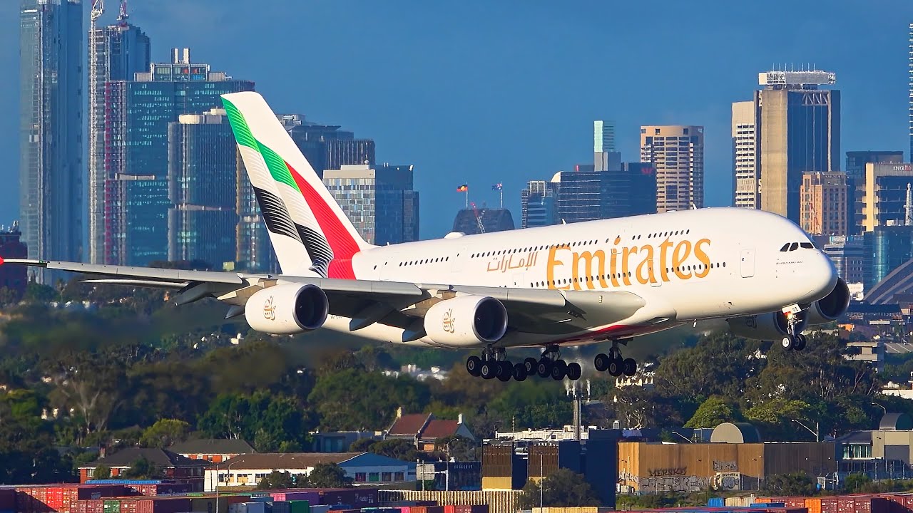 First Emirates A380 on New Livery - Sydney Landing and Taxiing on Two Engines (A6-EOE)