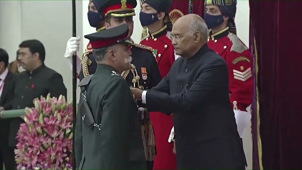 President Kovind presents Ati Vishisht Seva Medal to Major General Jalaj Bhola, The Corps of Signals