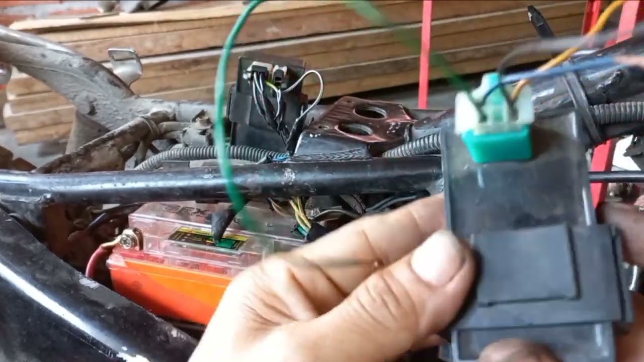 🔴 Mira cómo solucionar una falla del sistema eléctrico de una GN 125 Susuki