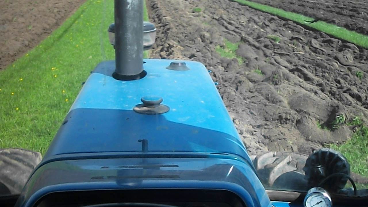 Ford TW-20 4wd Plowing Sod