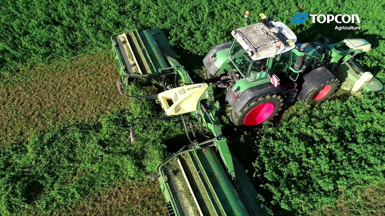Krone B1000 CV Collect con CROPSPEC Fendt 820