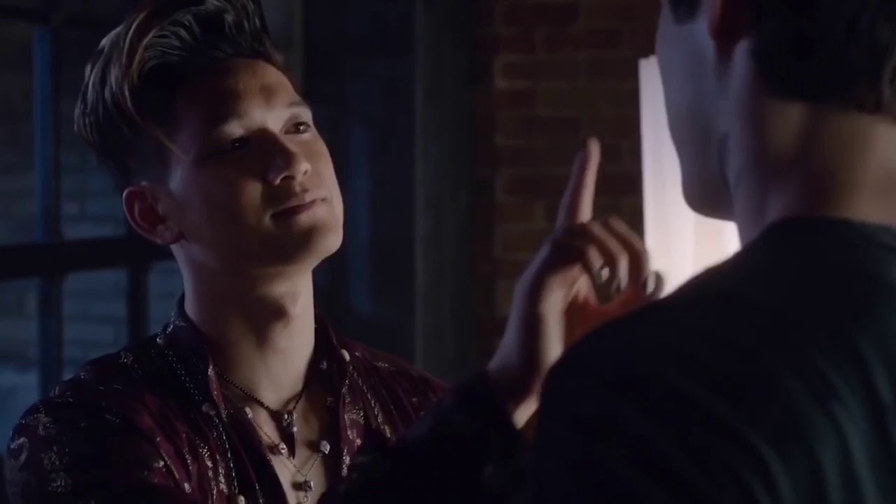 Magnus bane+Alec lightwood (malec) MV uncover