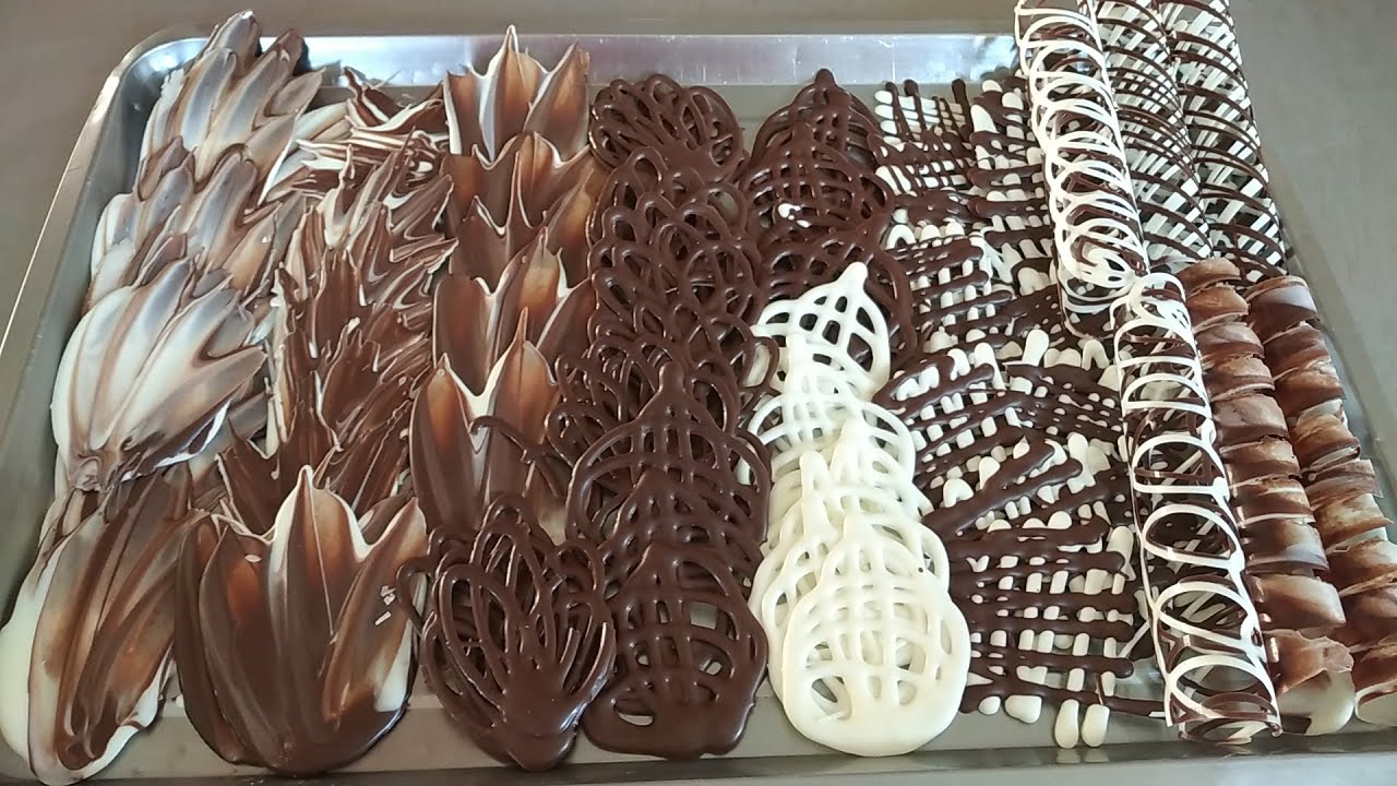 FILIGRANAS DE CHOCOLATE | Con estos chocolates adornos los pasteles | son muy fácil de hacer