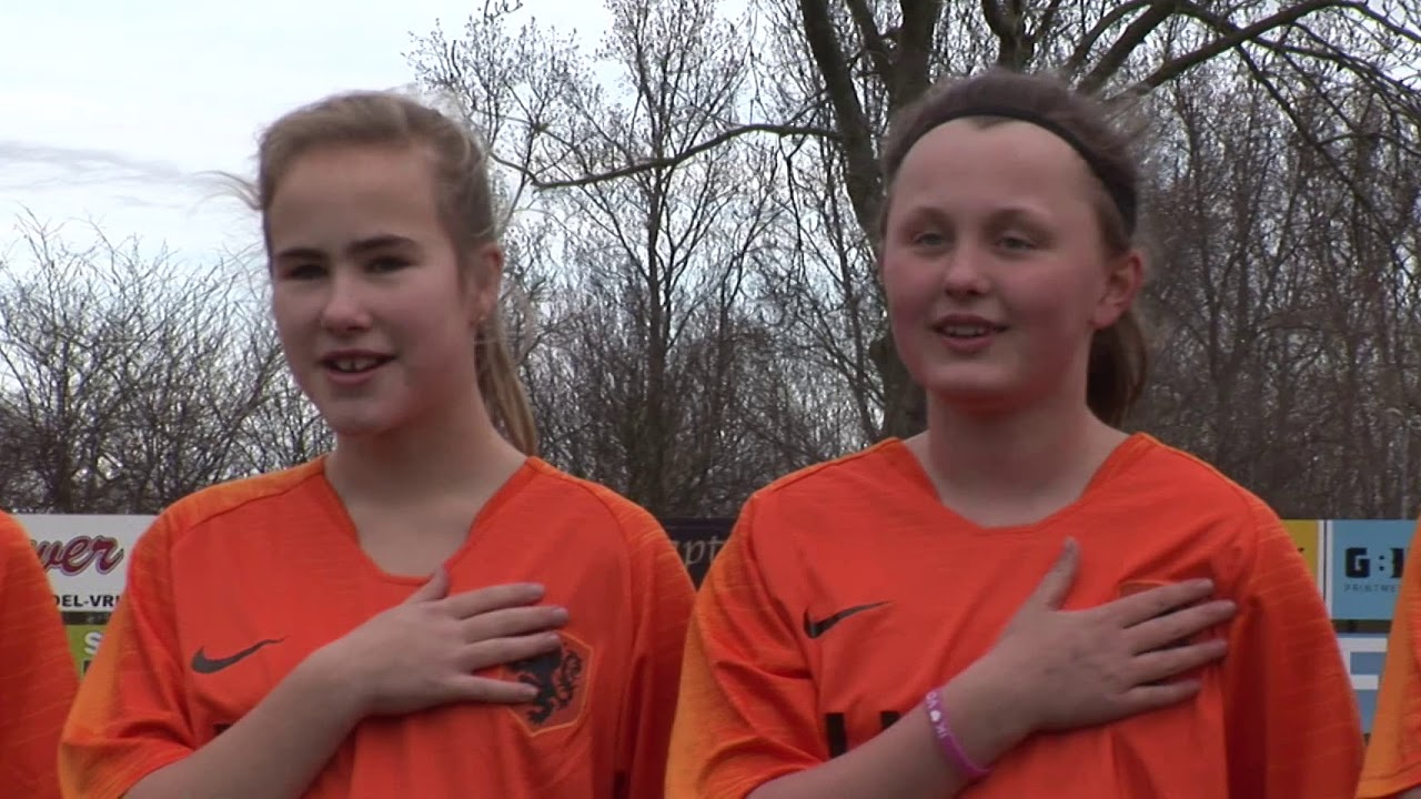 meisjes voetbal urk MO 13-1