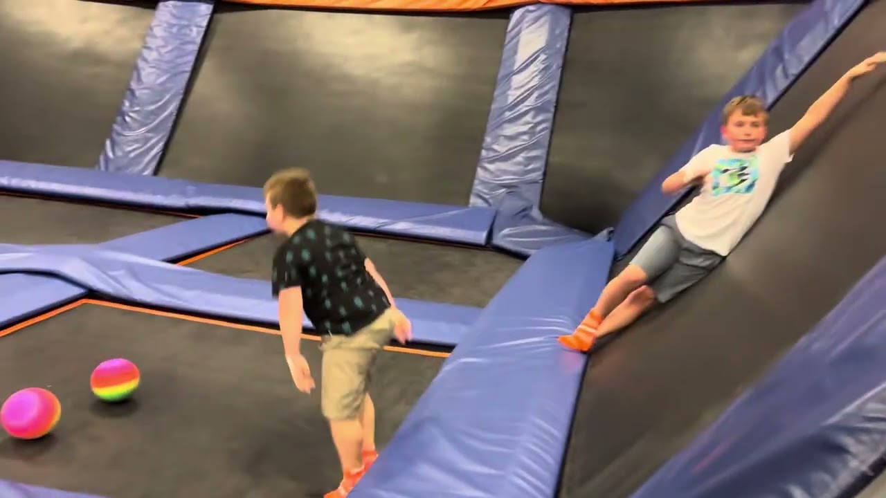 Skyzone. Dodgeball