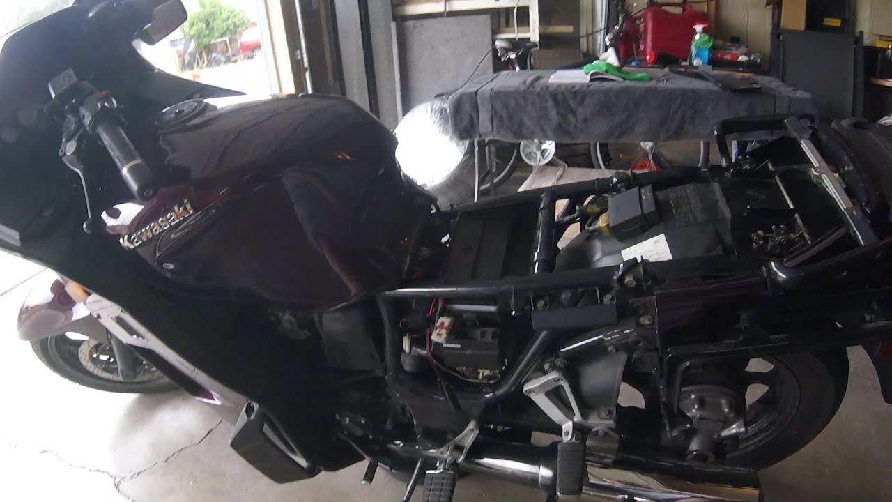 Kawasaki Concours 1000 - Removing Lower and Middle Fairings