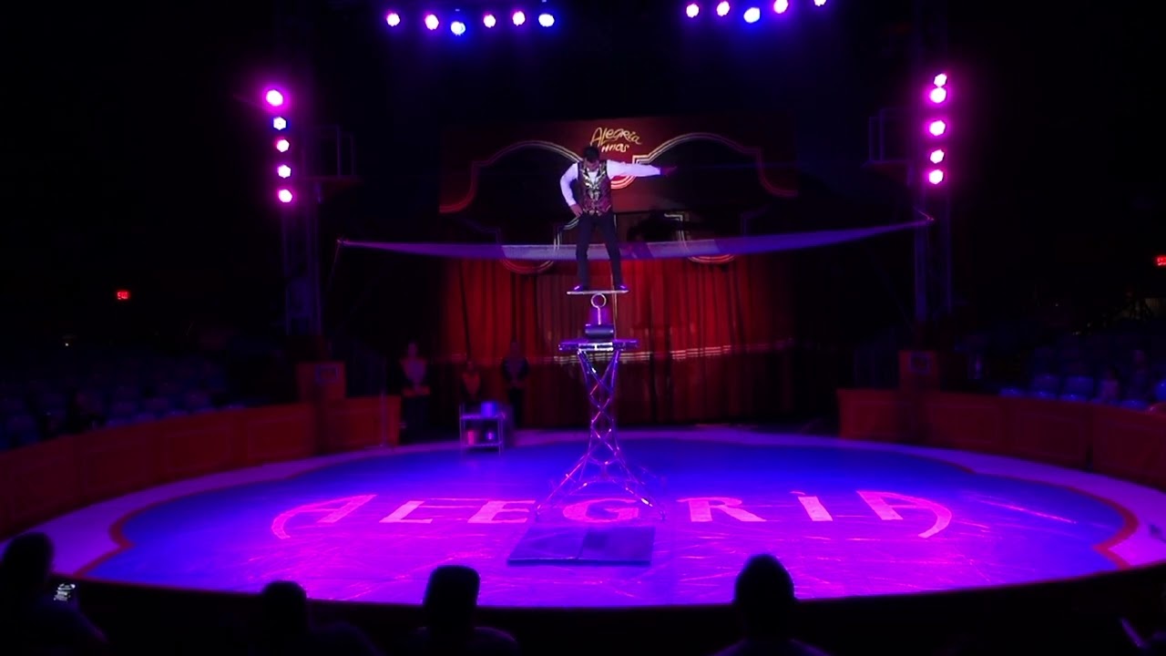 Julio Montalvo Rola Bola act  2022