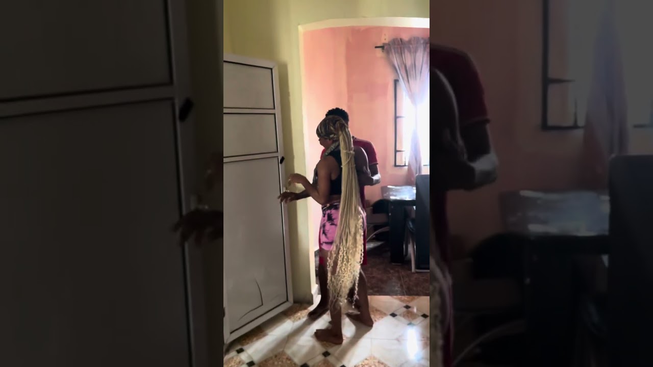 Tapping current with a queen