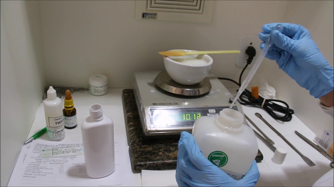 A FARMÁCIA POR DENTRO - LABORATÓRIO DE SEMI SÓLIDOS E LÍQUIDOS
