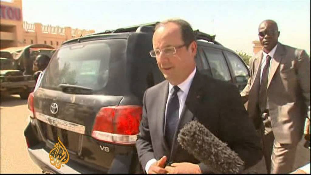 Hollande says Mali war is not over