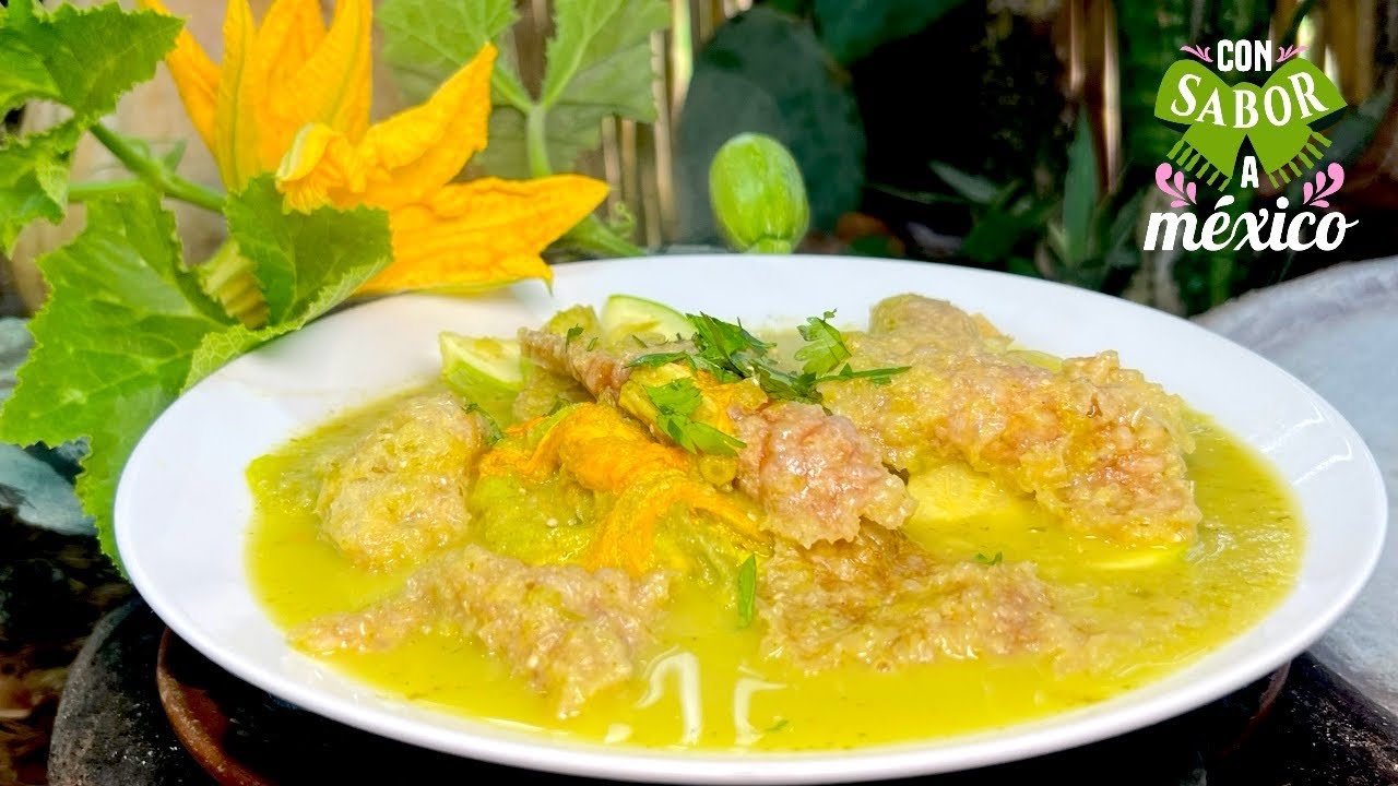 CHICHARRÓN en SALSA VERDE con FLORES y CALABACITAS de mi PUEBLO  / #ConSaborAMexico