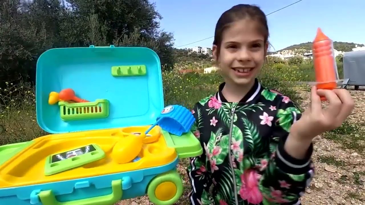 Fındıklar. Tatil macerası. Mikail, Elis ve Meryem