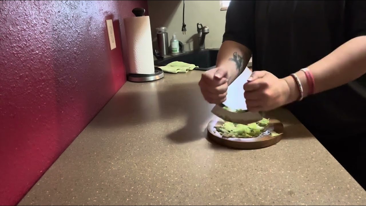 MEZZALUNA KNIFE AND CUTTING BOARD Double Blade herb chopper ULU Knife with 8 inch Recessed Board Set