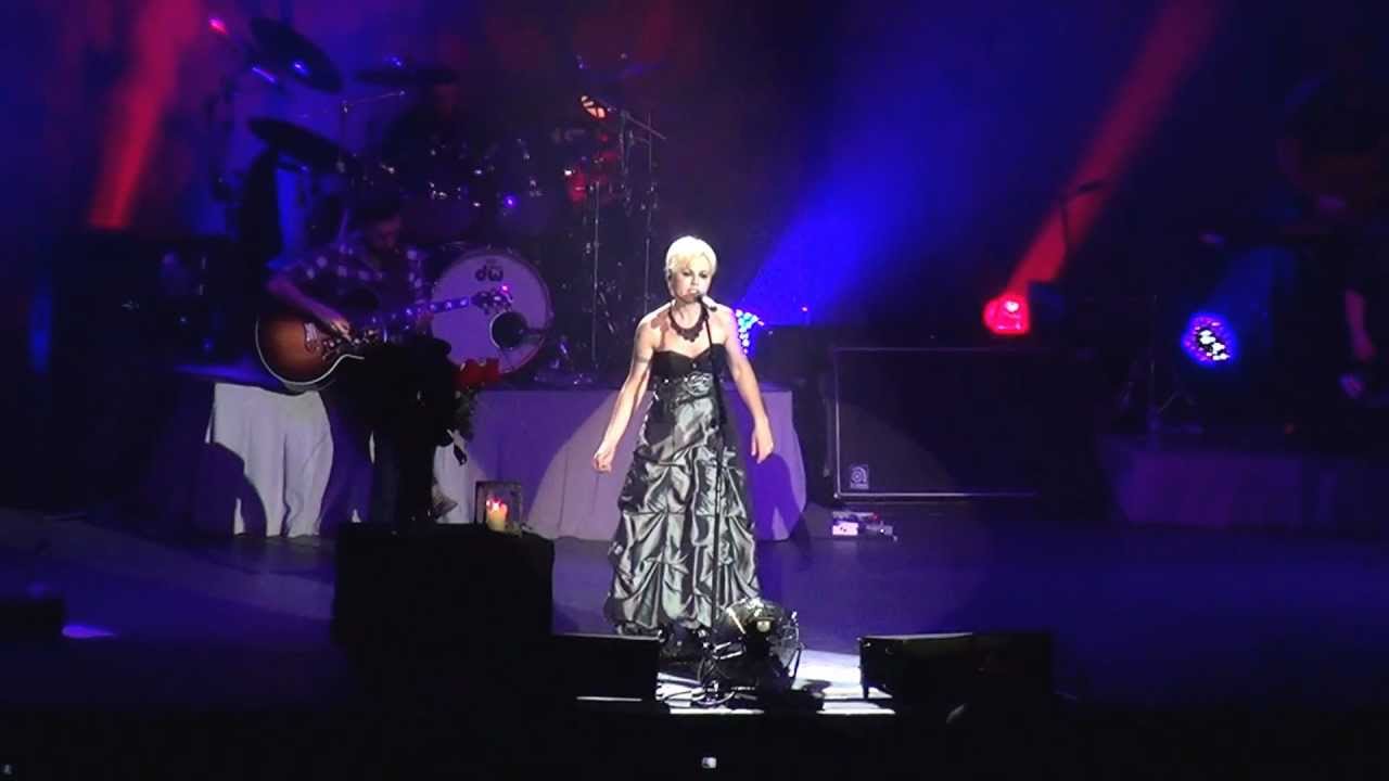 The Cranberries - Roses + You And Me @ Zénith, Paris - 25.Nov.2012