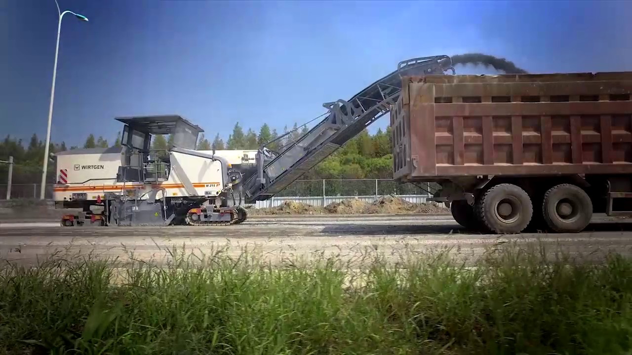 WIRTGEN GmbH | The productive cold milling machine W 215 | CN