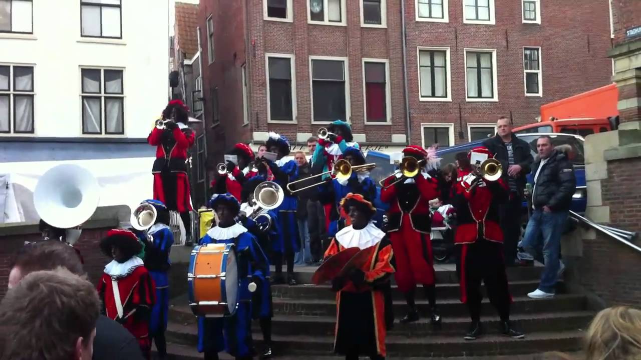 'Dé Pietenband' - Intocht Leiden 2010 - Oh kom er eens kijken