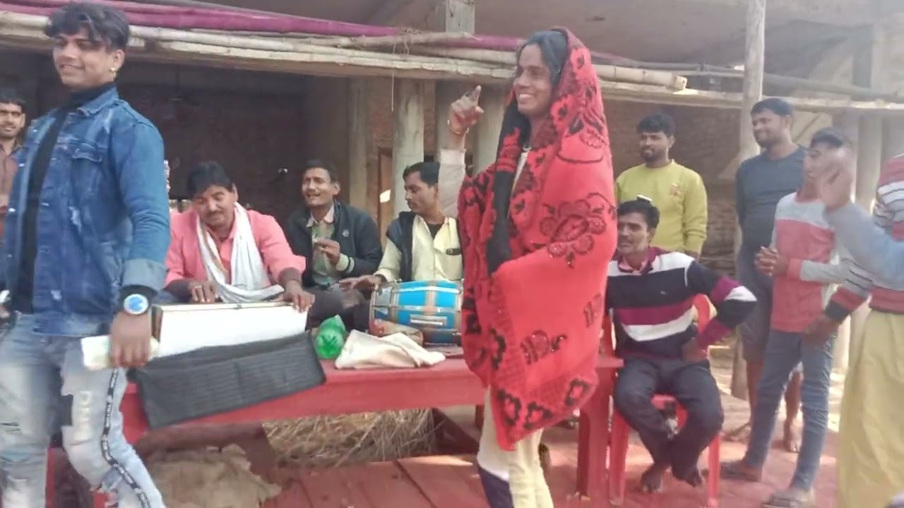 छोटी से उम्र में लाये गवना दिनेश डान्सर और विक्रम जी के साथ डांस