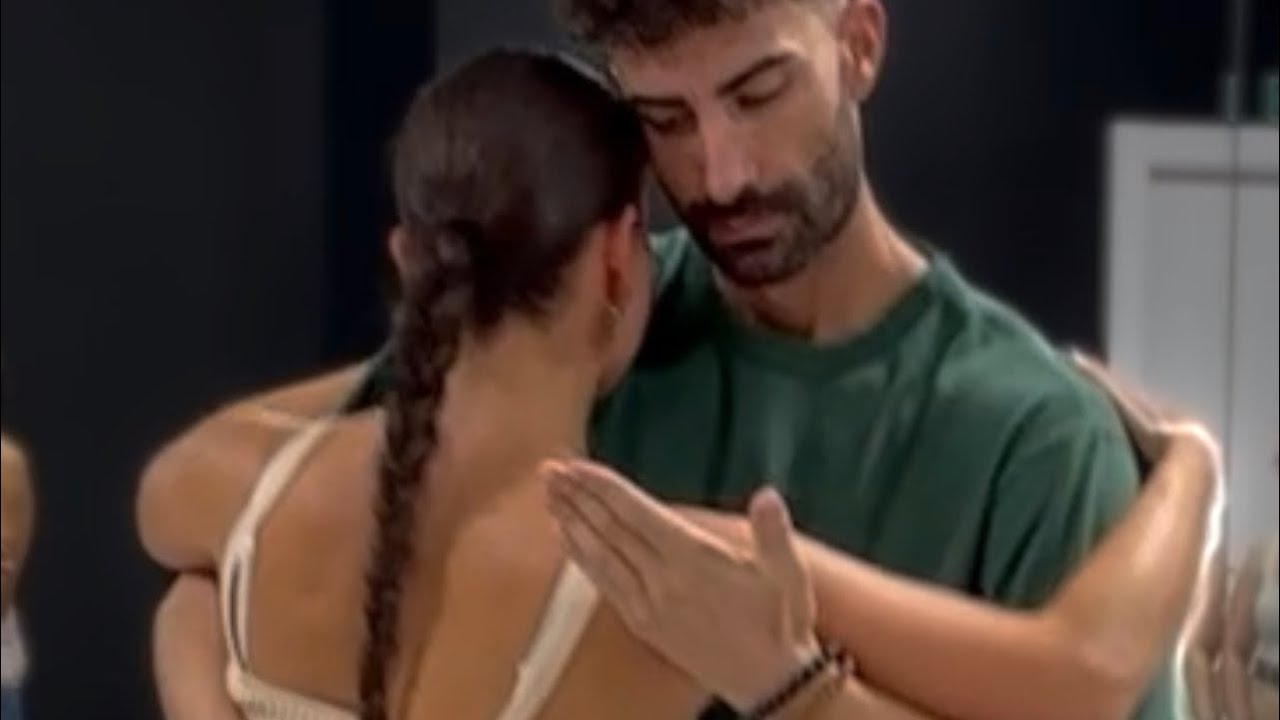Bachata intermediate class // Iker Melero & Arlene 🇪🇸
