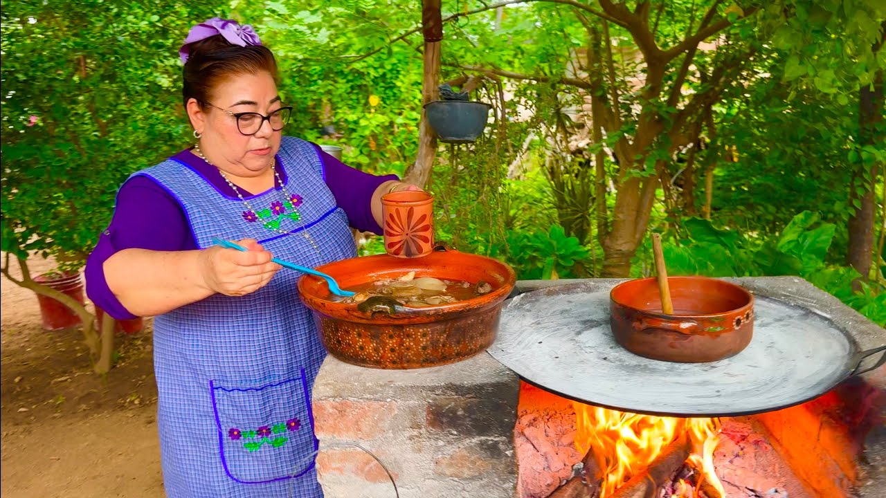 Un delicioso MOLE 100 % POBLANO!! || Ay Nomas