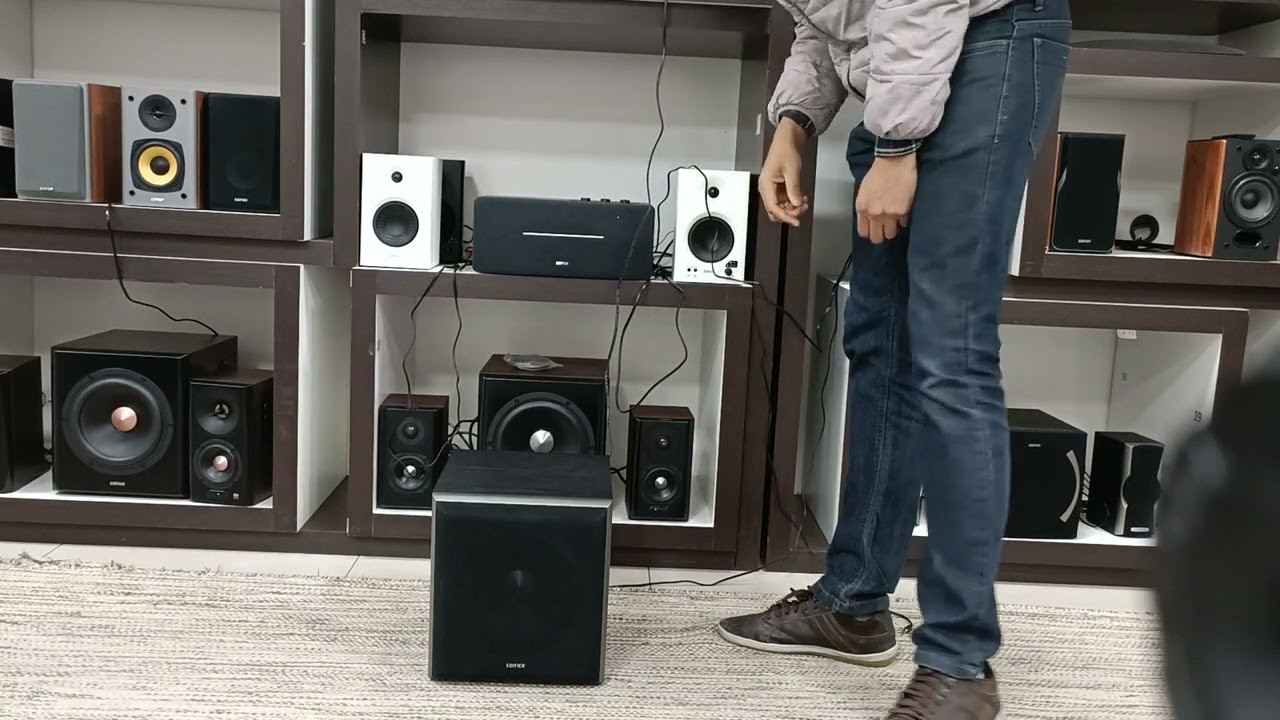 Edifier D12 ligada em outra D12+T5