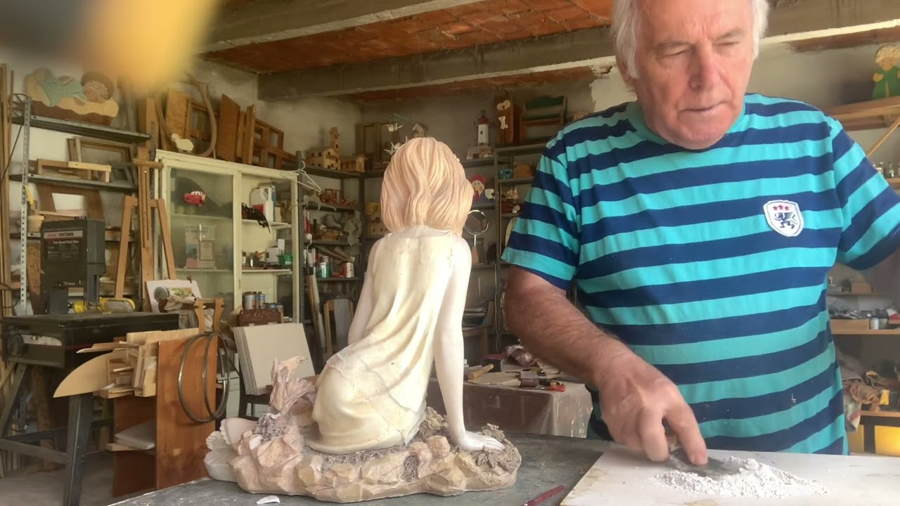 Ripariamo una figura di ceramica, alla fine deve risultare come prima