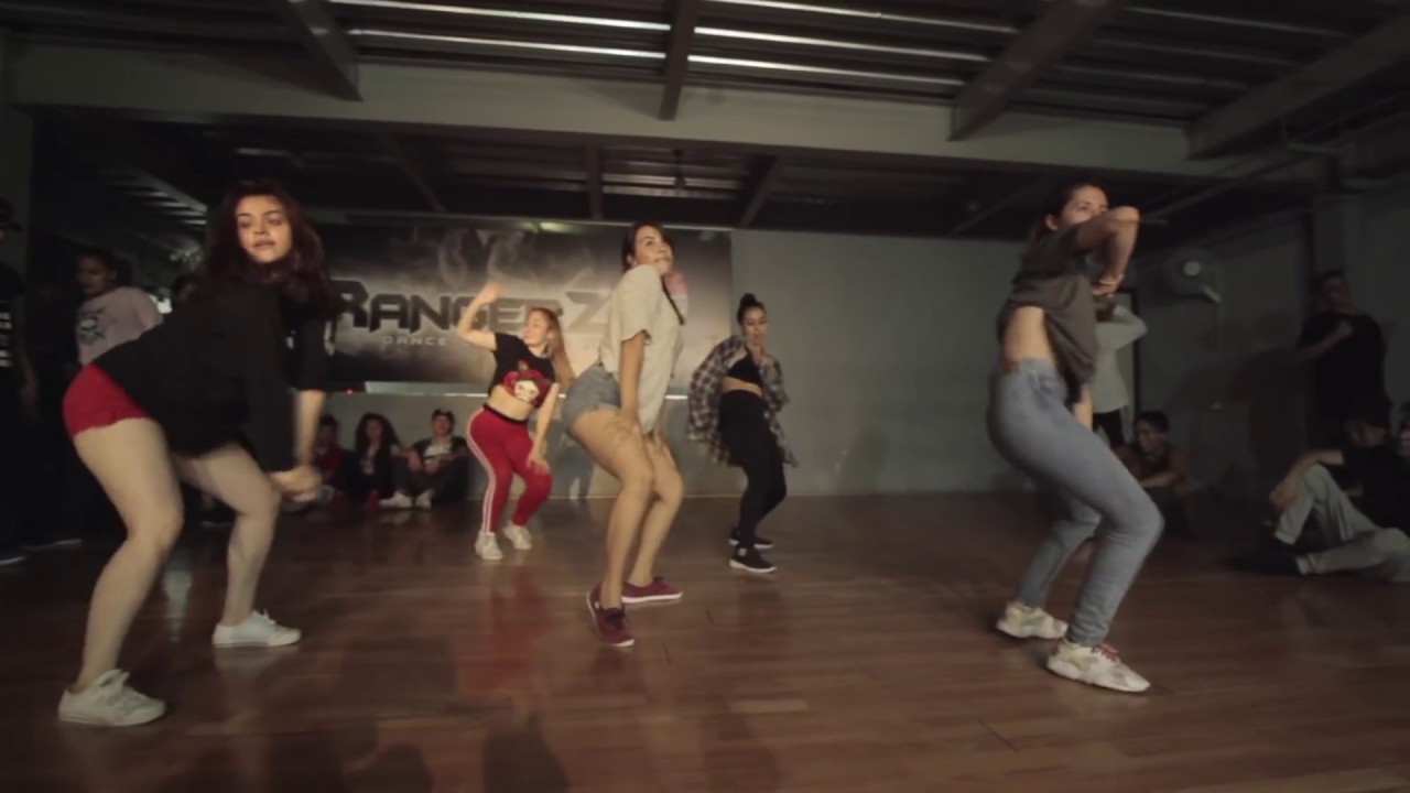 La mejor coreografía de Ella Fuma | Farruko X Darell X Chencho X Brytiago | Rafa Bernal