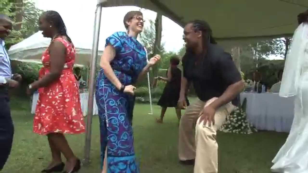 MC Wandaro  -  Entertaining Married Couples