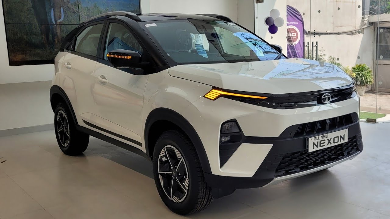 Tata Nexon Facelift 2023 😍 Fearless Plus S - Petrol MT ❤️ Fresh look, new interior
