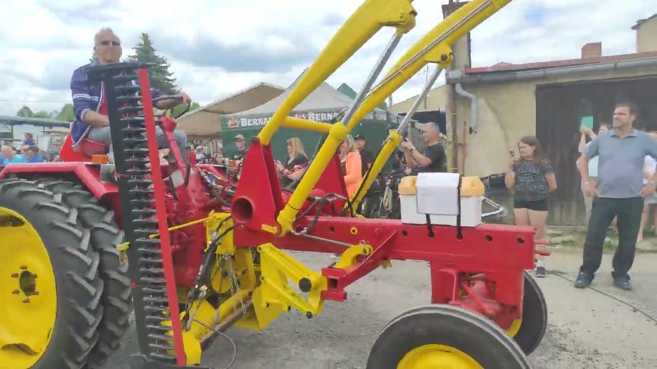 Sraz starých traktoru Skalná.#online #olinasolo #truck #festival