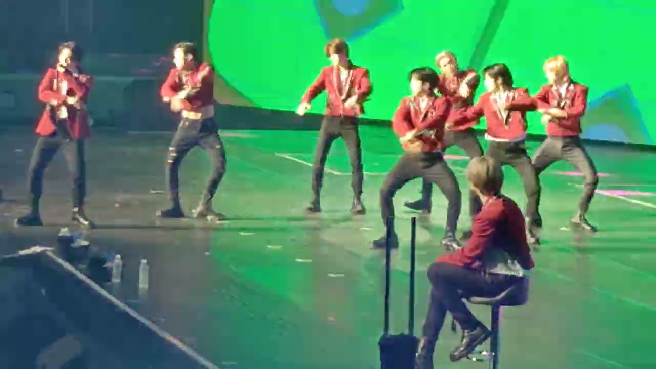 Stray Kids - Easy | Maniac Tour in Manila (Lower Box A 216)