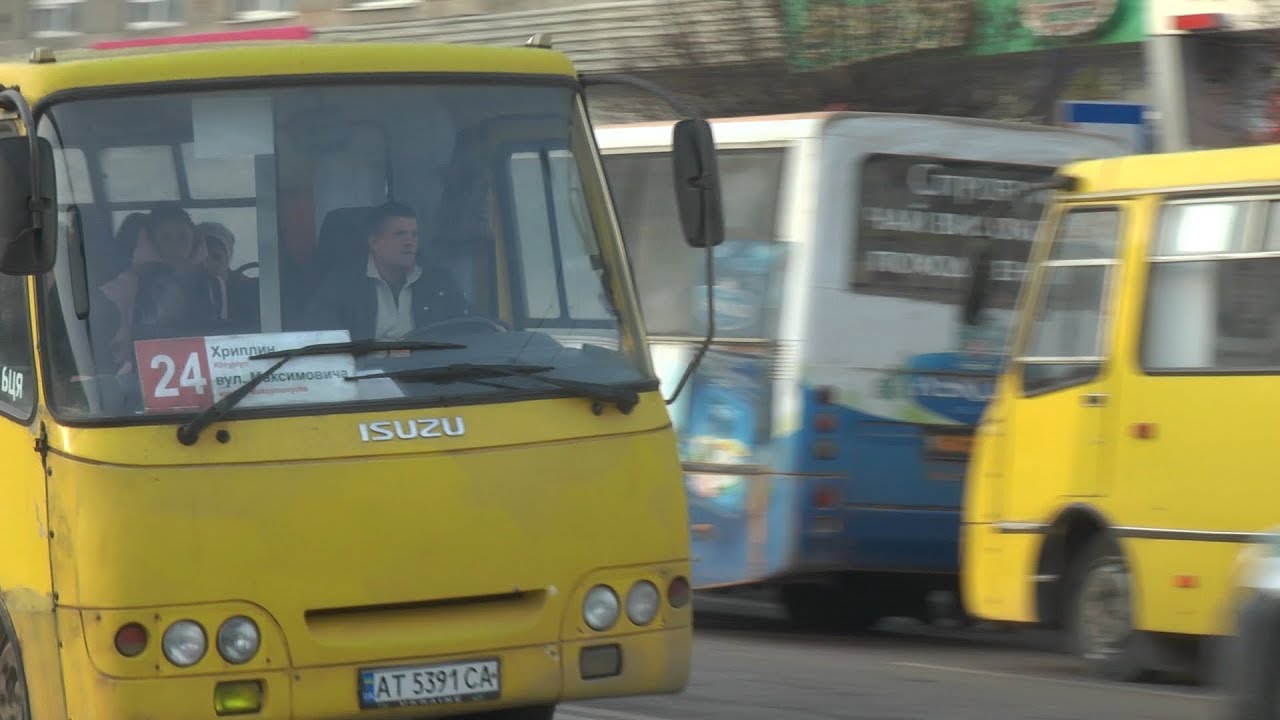 Власники маршрутних автобусів у Франківську попереджають про можливу зупинку