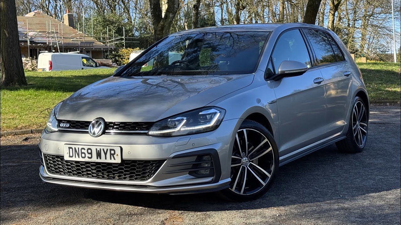 Обзор автомобиля Volkswagen Golf GTD.