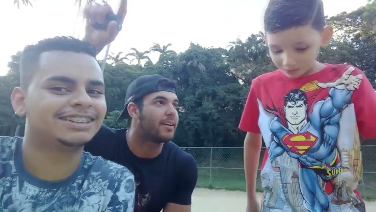 ENCONTRAMOS O FELIPE NETO ft CAVEIRA GAMES (RENANPLAY)