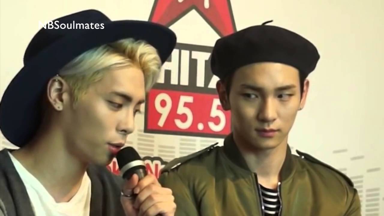 [JongKey] How Key Looks & Laughs at Jonghyun