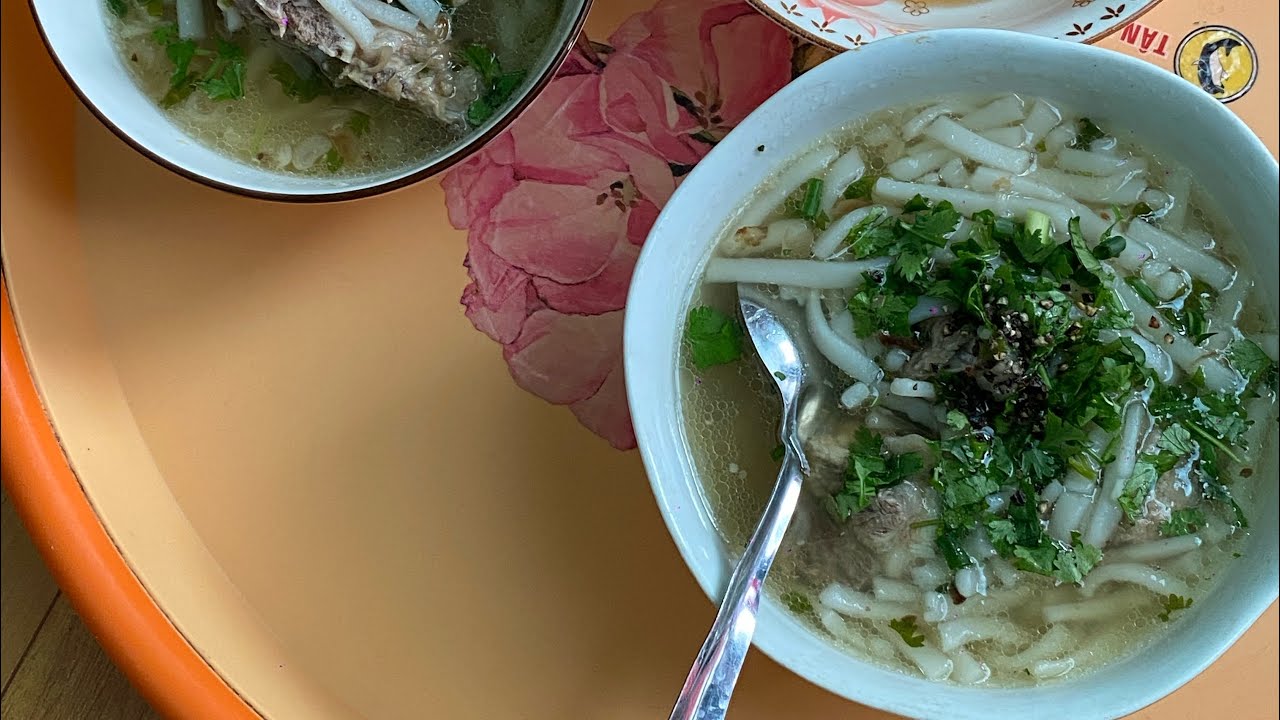 Hôm nai mẹ nấu bành canh ăn ngon quá đúng là đặc sản miền tây không đâu ngon bằng bánh canh bột gạo 