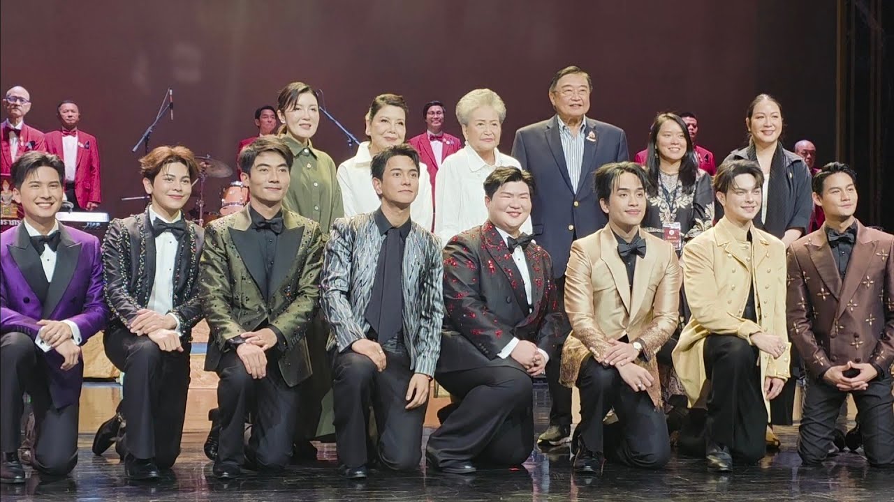กัน นภัทร_ถ่ายรูปรวมศิลปิน-ส่งกลับหลังงาน @ คอนเสิร์ต #86ปีสุนทรีย์สุนทราภรณ์ (รอบสุดท้าย)-25-1-69