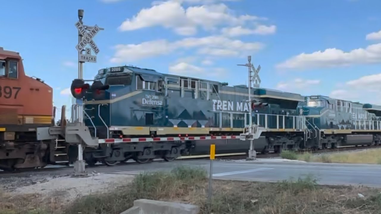 BNSF 7804 leads SB H-TPLEAP in San Marcos Texas FT Tren Maya GEVO’s and @TonyCantu2024 