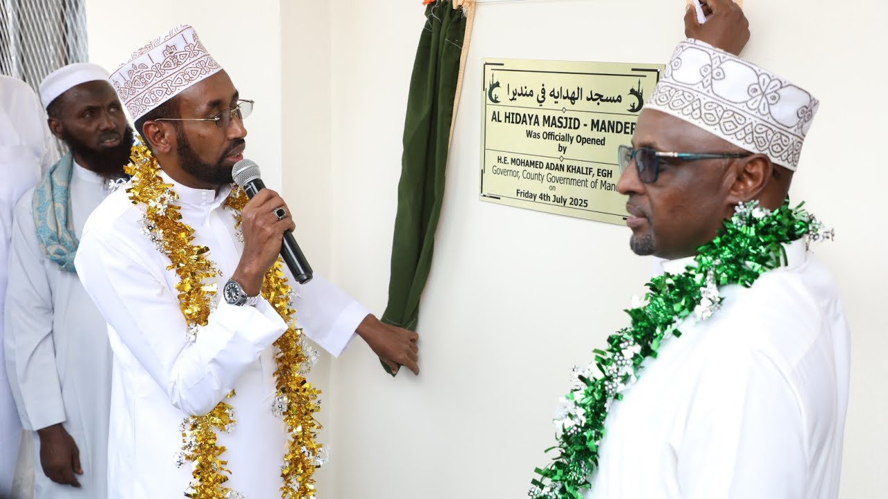 Al-Hidaya Mosque officially opened after reconstruction, Governor Khalif joins community for prayers