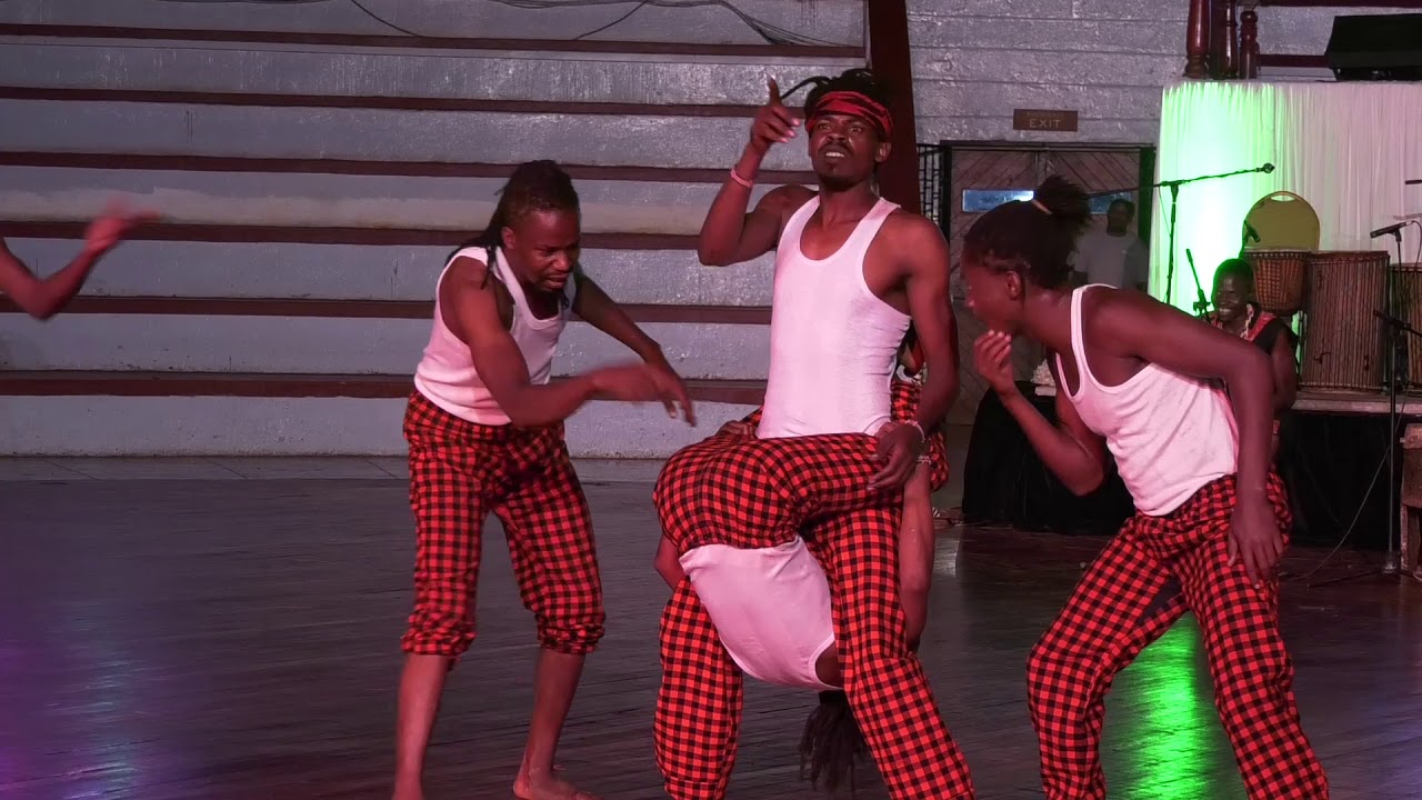acrobatic show at bomas of kenya
