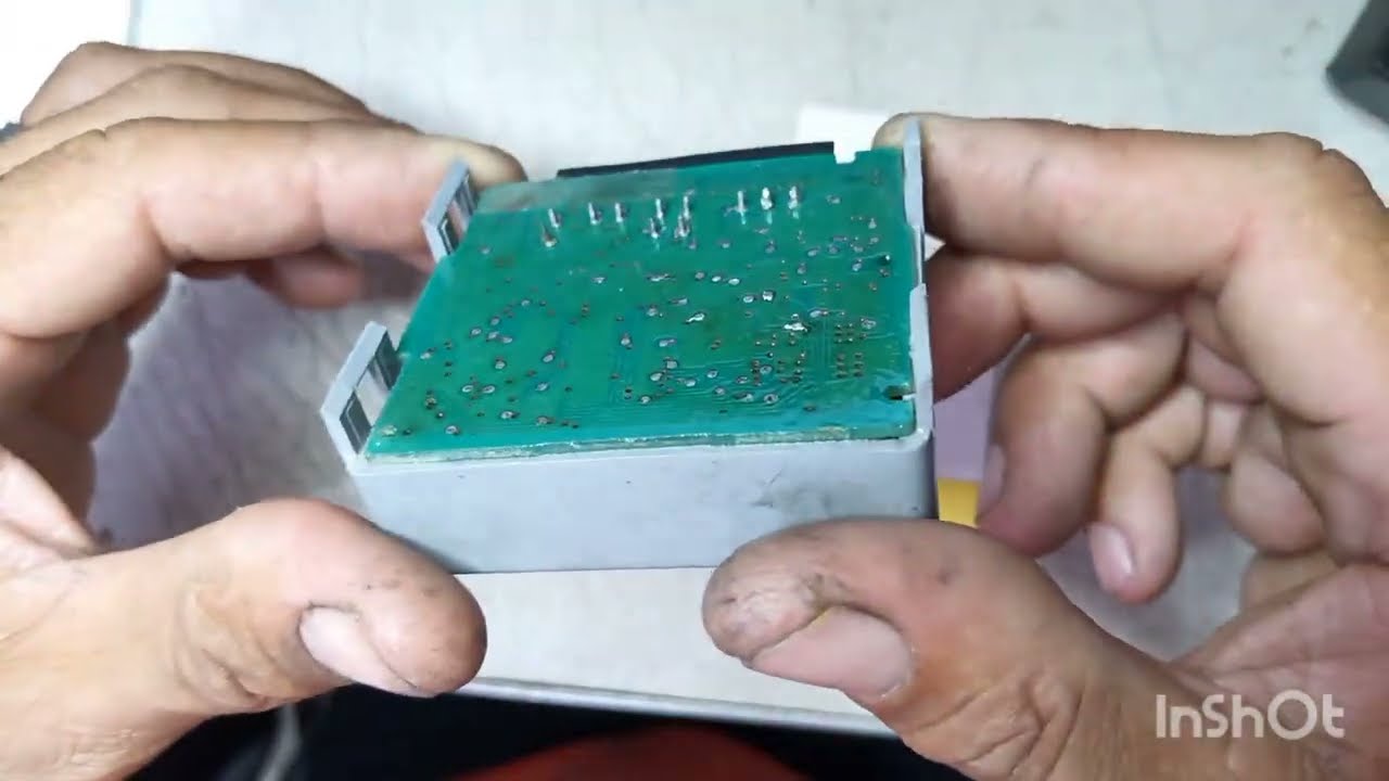 programador upa fazendo caixinha cinza