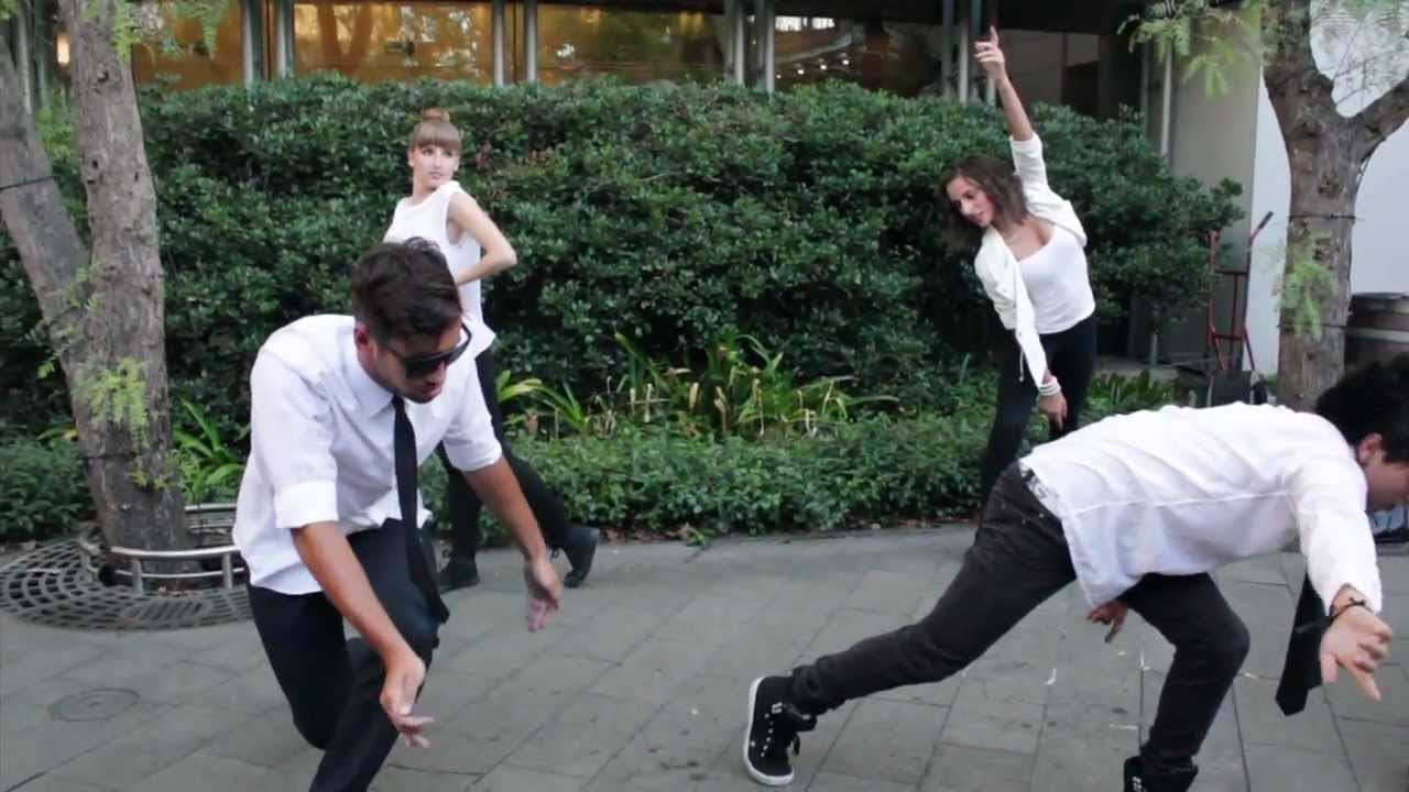 Train The Crowd Flashmob - Immaculate Flash Feat Sabrina Mitwali